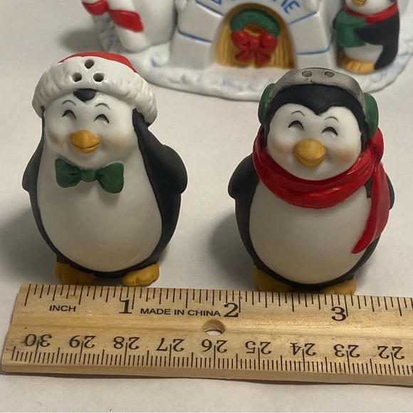 90s FIGIS Penguin Igloo Christmas Dish bowl LOT Salt and Pepper Shaker Vintage - Picture 10 of 16